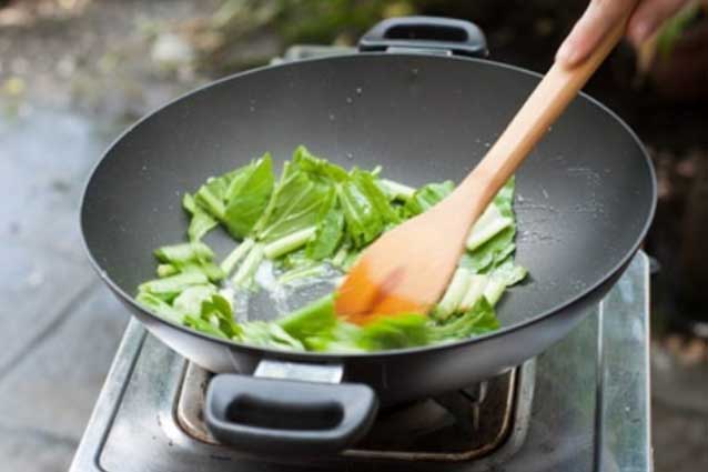 Cứ nấu nướng và ăn uống theo cách này có ngày ung thư dạ dày có hối hận cũng không kịp