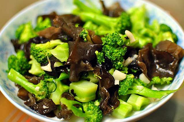 Dùng mộc nhĩ và súp lơ nấu theo cách này giảm nguy cơ ung thư, vừa ngon vừa bổ khiến ai cũng mê