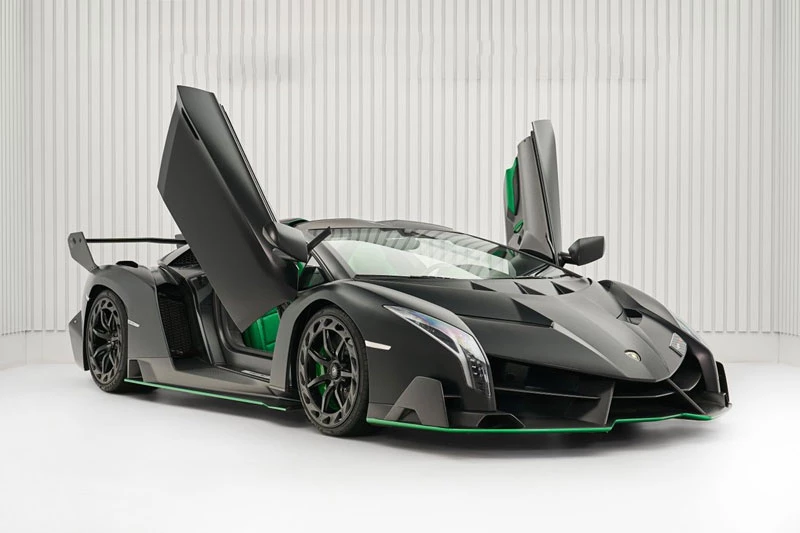 3. Lamborghini Veneno Roadster (giá: 4,5 triệu USD).