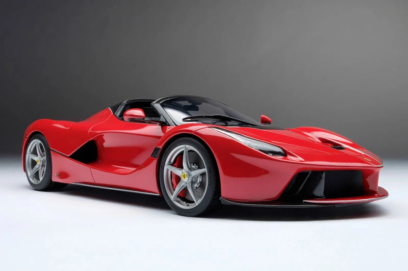 =9. Ferrari LaFerrari Aperta (giá: 2 triệu USD).