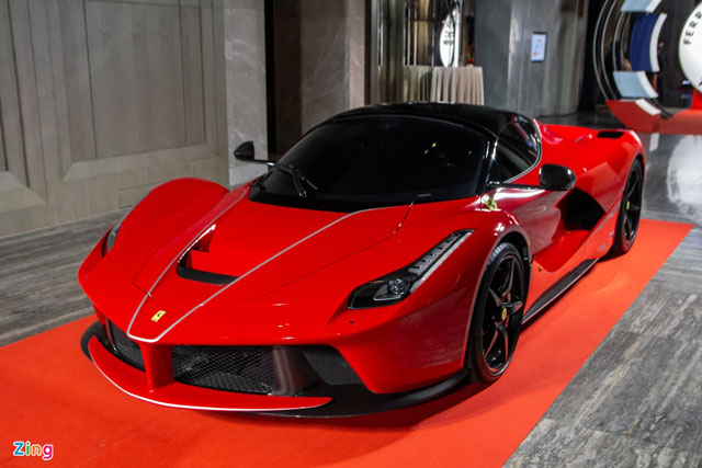 Cận cảnh siêu xe Ferrari LaFerrari Aperta trị giá 10 triệu USD