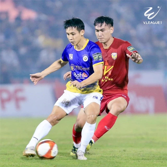 Vòng 3 V.League 2023 | CLB Hà Nội ngược dòng ấn tượng trên sân Hà Tĩnh - Ảnh 1.