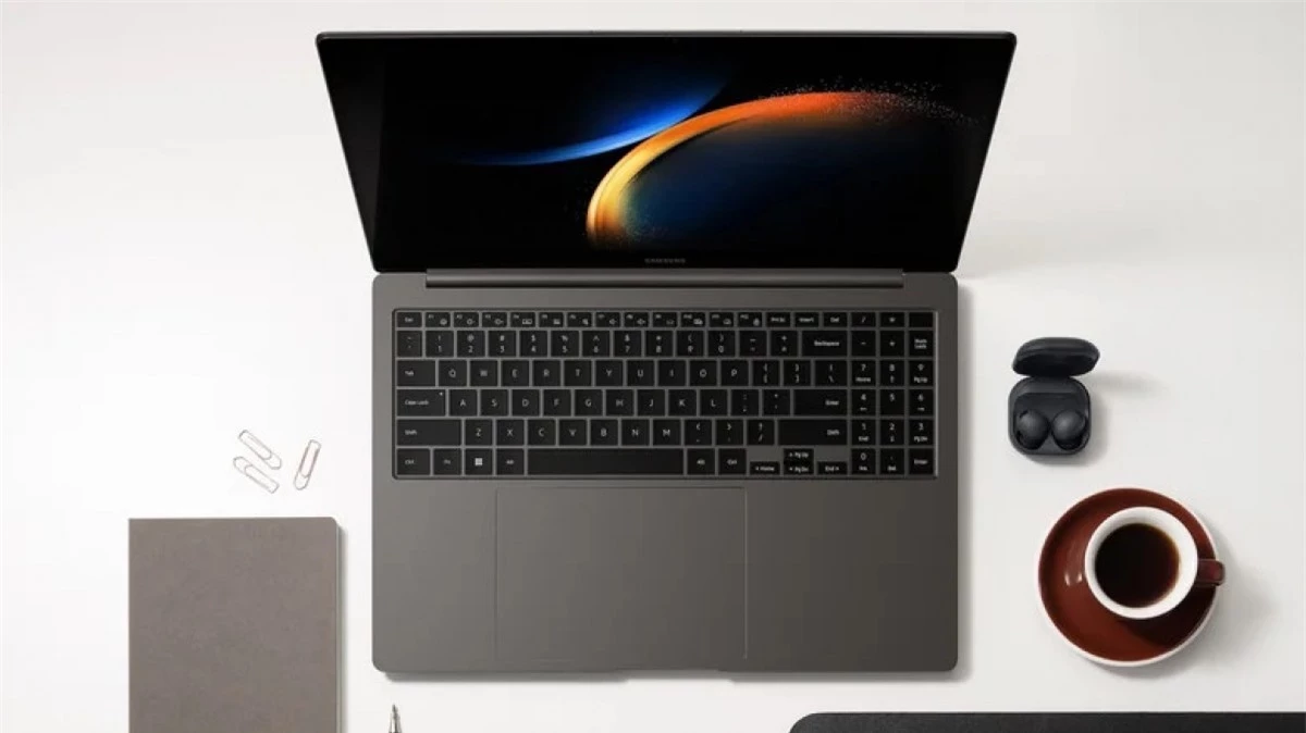 samsung galaxy book3 ultra la doi thu dang gom cua apple hinh anh 2