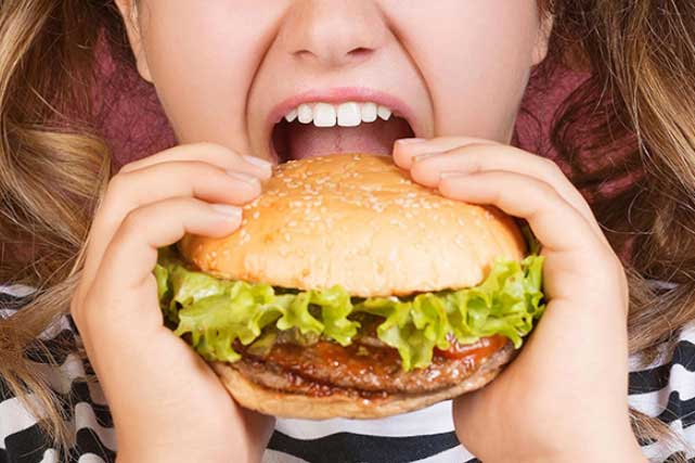 Thói quen ăn uống làm giảm cả 25 năm tuổi thọ mà quá nhiều người mắc