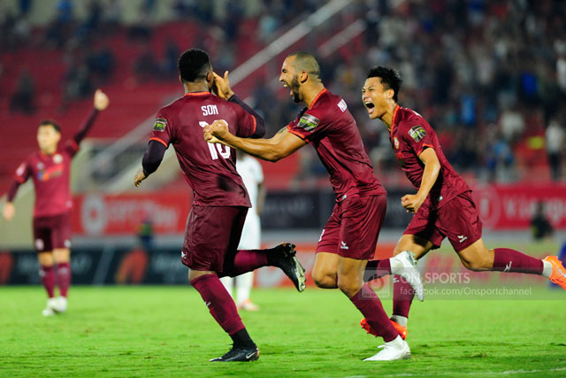 Topenland Bình Định hưởng lợi từ sai lầm của trọng tài