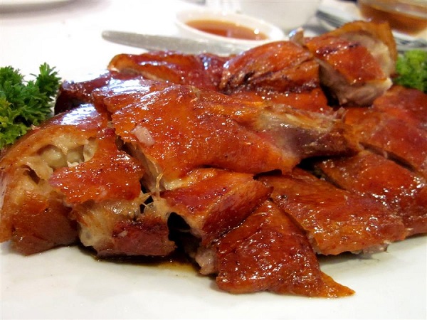 Thực đơn cơm chiều: Vịt sốt me, đậu hũ kho tiêu chay, hoa thiên lý nấu mọc