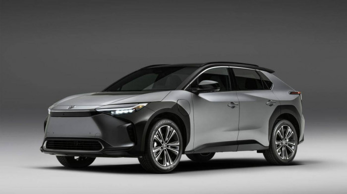 Toyota dồn lực phát triển xe điện sau khi thay tướng