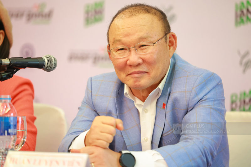 Truyền thông Hàn Quốc muốn thầy Park tiếp tục gắn bó với bóng đá Việt Nam