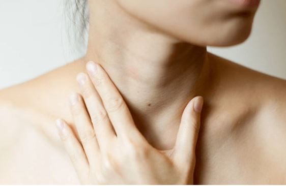 Bác sĩ cảnh báo có 3 tín hiệu lạ ở cổ coi chừng K tuyến giáp đang sinh sôi mà không biết