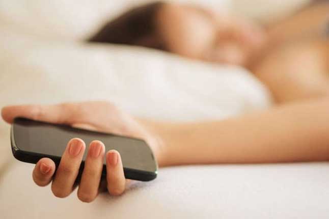 Điện thoại là vật bất li thân của nhiều người nhưng đặt nó chỗ này là "rước bệnh", số 6 hay mắc phải