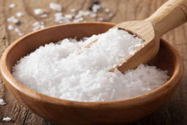 Dùng vài hạt muối giải quyết các vấn đề trong nhà bếp cực thông minh mà bạn nên biết