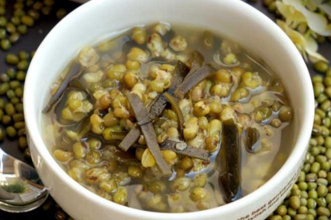 Nấu đậu xanh cho thêm thứ này vào uống sau 1 tuần da đen nhẻm cũng trắng bóc, mỡ thừa vòng 2 tiêu biến