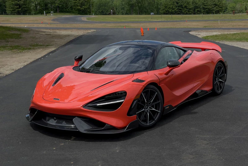 10. McLaren 765LT (công suất tối đa: 755 mã lực).