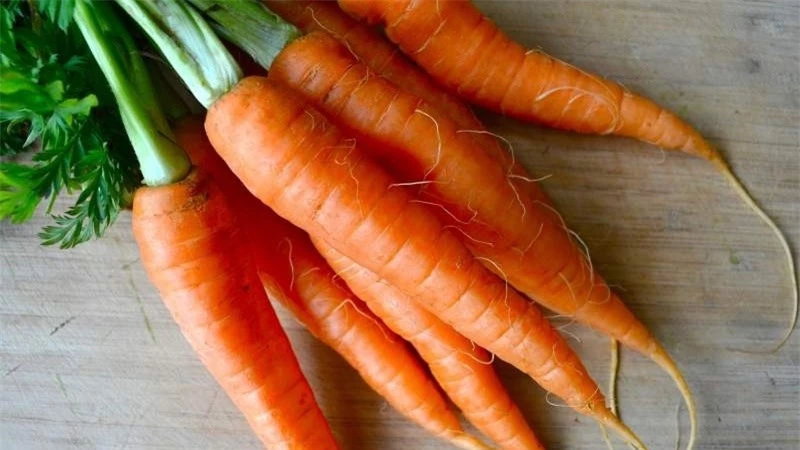 Ăn cà rốt giúp cải thiện thị lực không? 