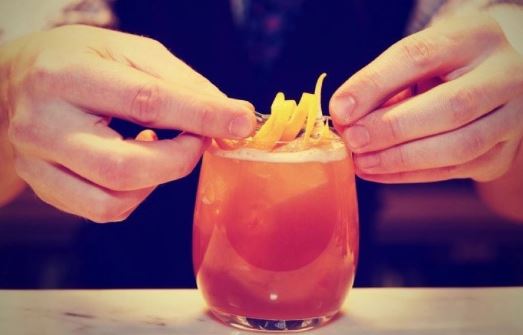 6 thói quen uống nước khiến bạn già đi nhanh hơn