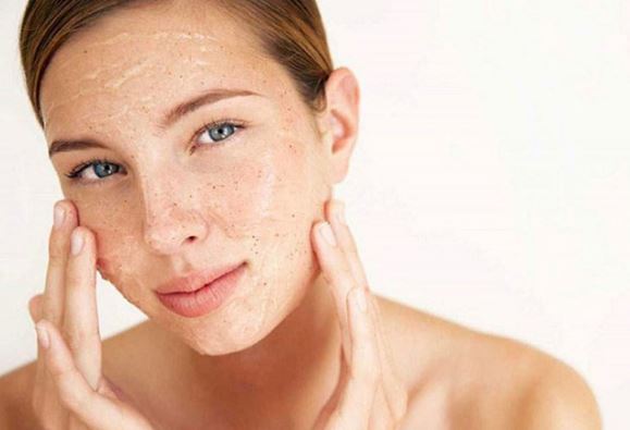 Thói quen chăm sóc da gây hại mà bạn không biết