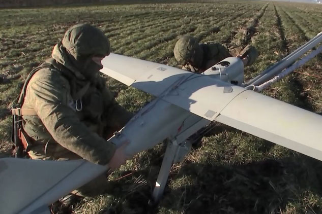 Nga lắp đặt, phóng và điều khiển UAV Orlan đa năng bay trên chiến trường Ukraine