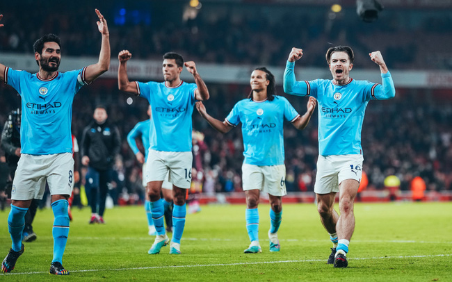 Thắng thuyết phục Arsenal, Man City chiếm ngôi đầu Ngoại hạng Anh
