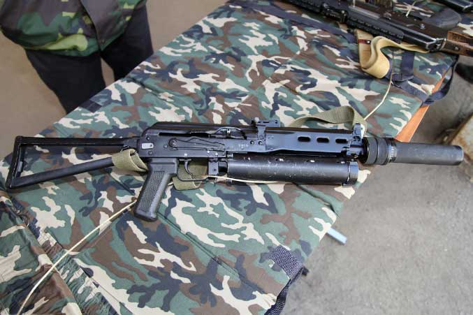 Hé lộ lý do đặc nhiệm Nga yêu thích tiểu liên cực nhanh PP-19 Bizon