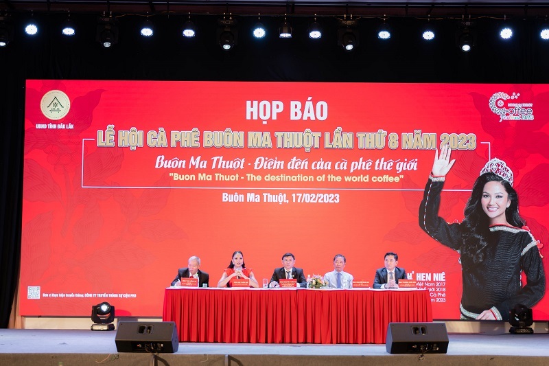 Đây là buổi họp báo thứ 3 để giới thiệu về Lễ hội Cà phê Buôn Ma Thuột lần thứ 8 năm 2023. Hai lần trước diễn ra tại TP Hồ Chí Minh và Hà Nội.