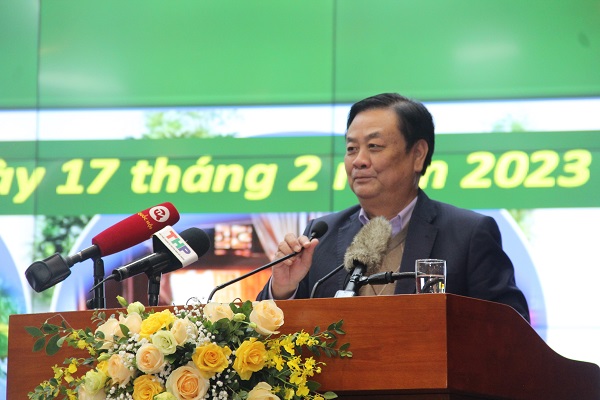 Bộ trưởng Bộ NN & PTNT) ông Lê Minh Hoan mong muốn có cách tiếp cận mới hơn về chương trình nông thôn mới ở địa phương các đồng chí phải năng động trước