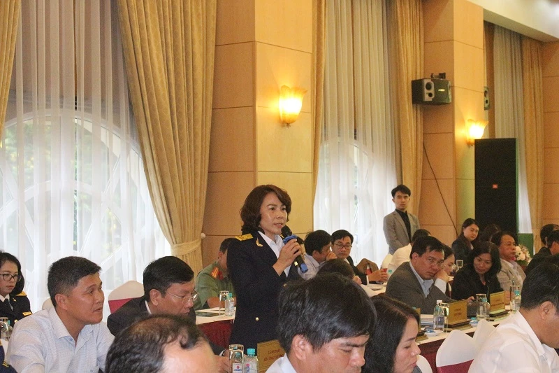 Ngành chức năng tỉnh Lâm Đồng trả lời các ý kiến, kiến nghị của doanh nghiệp tại các buổi đối thoại. 