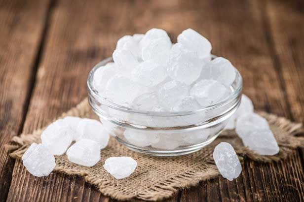 Những công dụng không ngờ tới của đường phèn không phải ai cũng biết