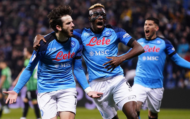 Napoli tạo khoảng cách 18 điểm với đội đứng nhì Serie A