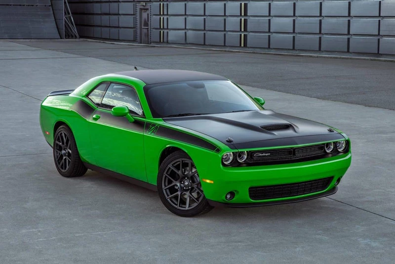 6. Dodge Challenger 2022 (giá khởi điểm: 30.940 USD).