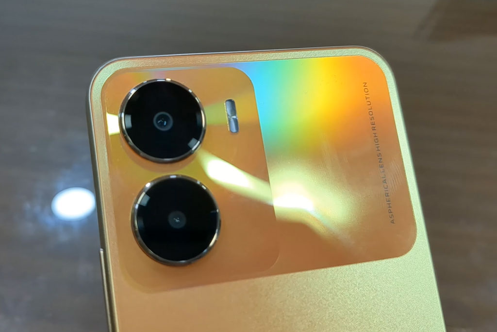 Smartphone 5G, RAM 8 GB, chống nước, pin 5.000 mAh, giá 5,75 triệu đồng