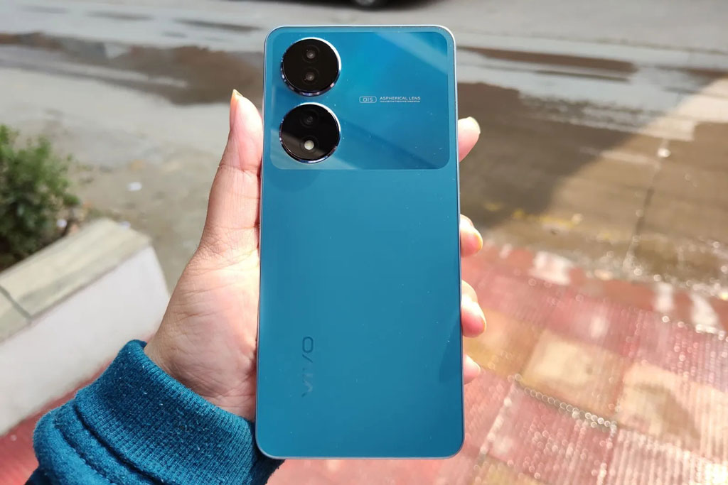 Smartphone 5G, cấu hình tốt, sạc 44W, giá 7,16 triệu đồng 