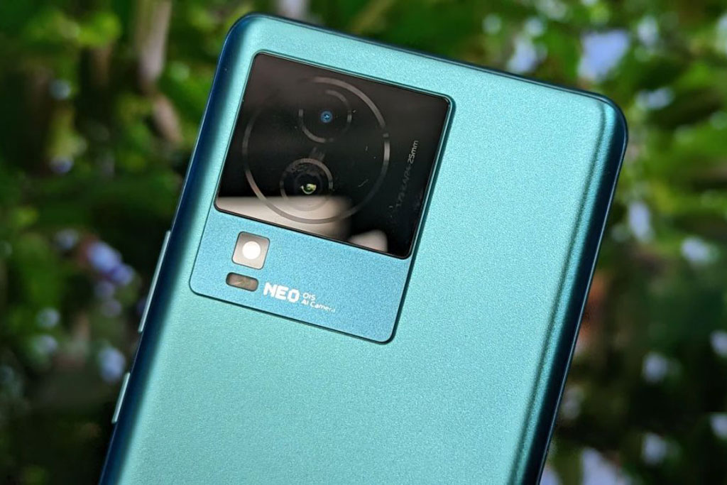 Smartphone cấu hình ‘khủng’, sạc 120W, màn hình 120Hz, giá 8,55 triệu đồng