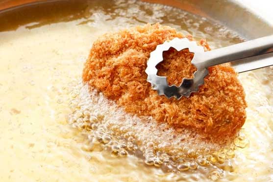 Bỏ thứ này vào chảo trước khi chiên rán: Món ăn chín đều vàng ươm, thơm ngon vô cùng hấp dẫn