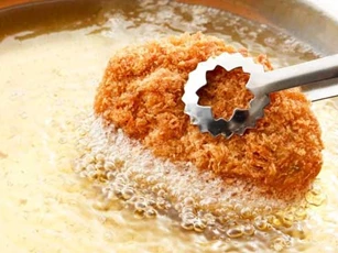 Bỏ thứ này vào chảo trước khi chiên rán: Món ăn chín đều vàng ươm, thơm ngon vô cùng hấp dẫn