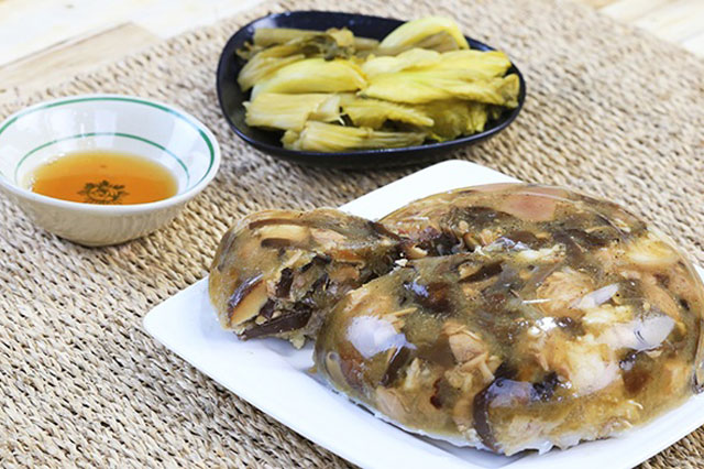 Thực đơn cơm chiều: Thịt đông, ruốc tôm, canh trai rau ngót