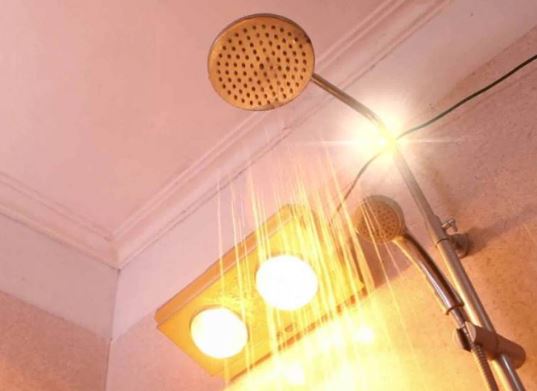 Trời lạnh dùng đèn sưởi nhà tắm, nhớ 6 điều này để tiết kiệm điện, tránh bỏng da