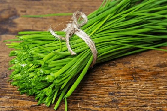 Những nhóm người nào nên thận trọng khi ăn hẹ?