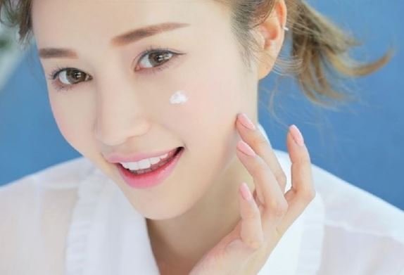 2 thời điểm ''tuyệt đối'' không nên dùng kem chống nắng kẻo da xấu, nhanh lão hóa