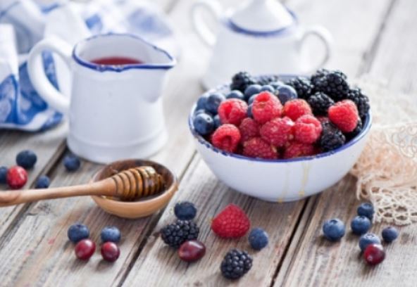 Làm son dưỡng bằng quả mâm xôi