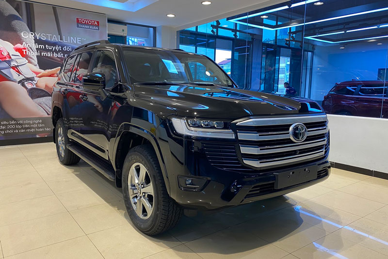 Toyota Land Cruiser LC300 đạt doanh số kỷ lục từ khi bán tại Việt Nam