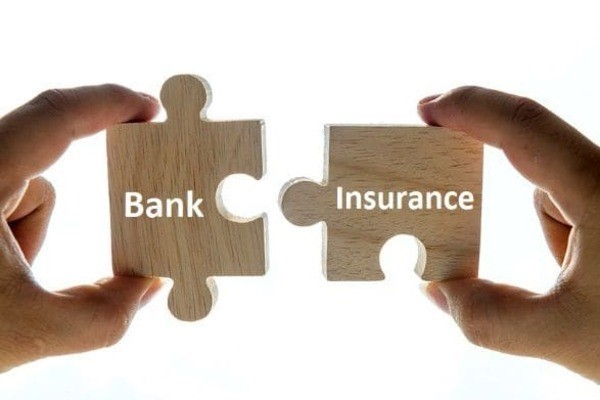 Tổ chức tín dụng “ép” khách hàng mua bảo hiểm khi vay vốn: Ngân hàng Nhà nước nói gì?