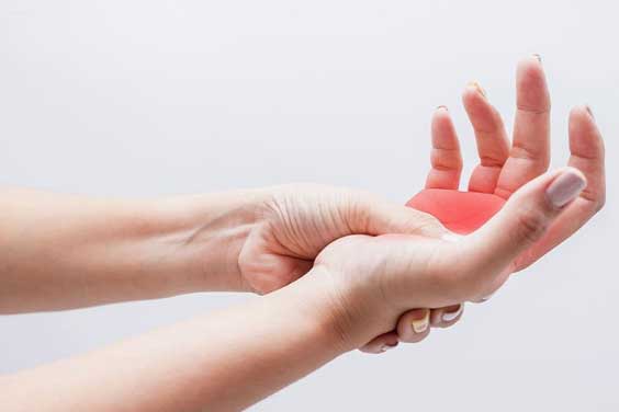 Dấu hiệu bàn tay cảnh báo căn bệnh vô cùng nguy hiểm rất nhiều người Việt vẫn cố tình bỏ qua