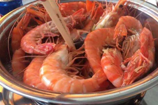 5 thói quen ăn tôm nhiều người tưởng biết mà hóa ra nhầm to, cần loại bỏ ngay kẻo có ngày mất mạng