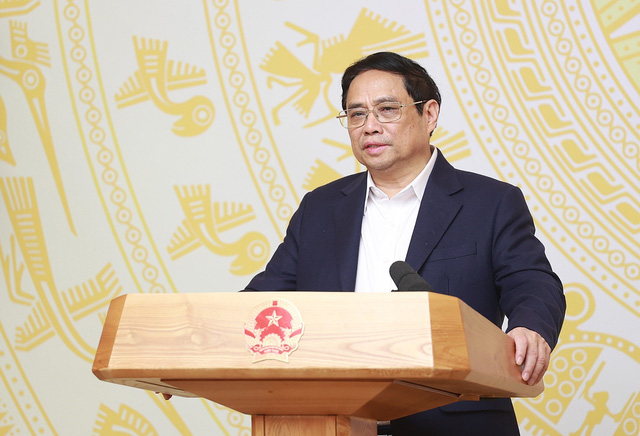 Thủ tướng: Đầu tư công vừa là nguồn lực, vừa là động lực cho phát triển