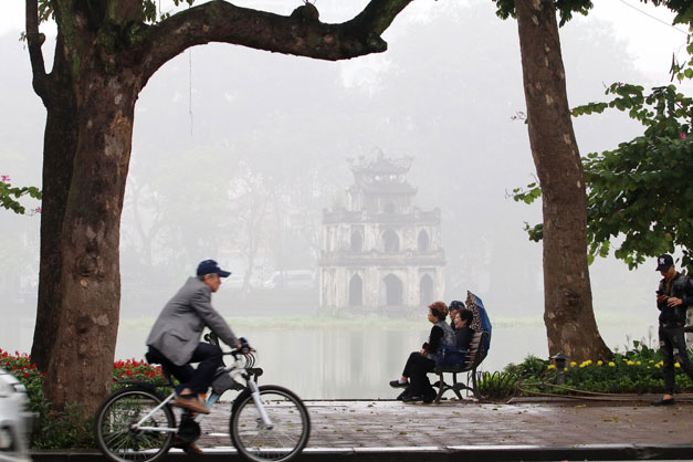 Thời tiết ngày 23/2: Bắc Bộ nhiều mây, Nam Bộ nắng ráo