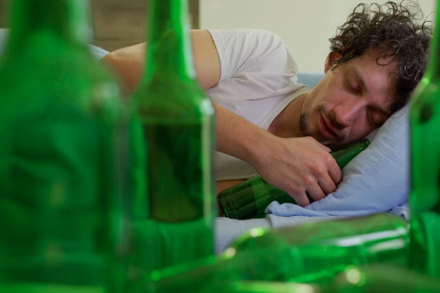 Rượu, bia tồn tại trong cơ thể bao lâu sau khi uống?