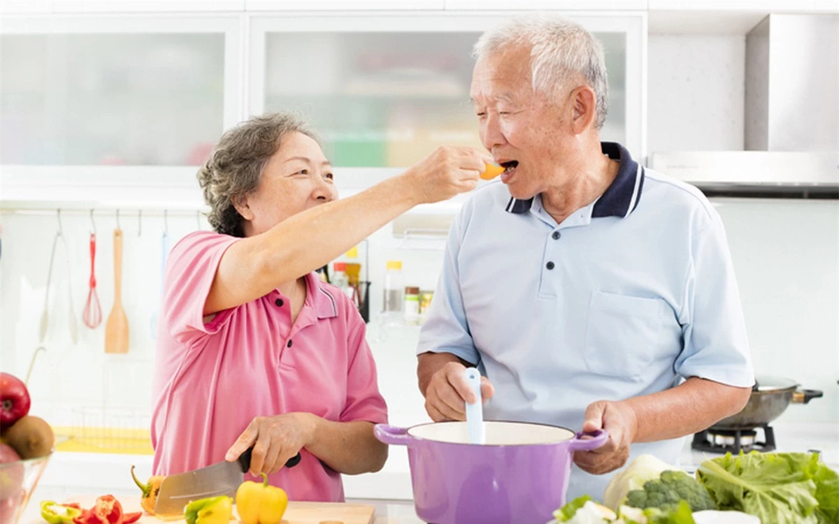 Người cao tuổi nên ăn uống thế nào để dễ tiêu hóa?