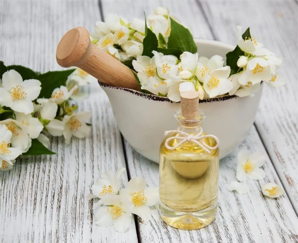 Tác dụng kỳ diệu của tinh dầu hoa nhài đối với sức khỏe