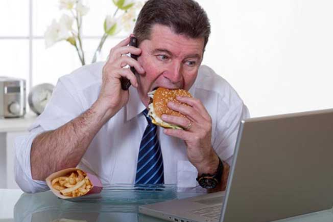 5 kiểu ăn uống nguy hiểm, đón mầm ung thư vào nhà mà vô số người Việt vẫn thản nhiên làm mỗi ngày