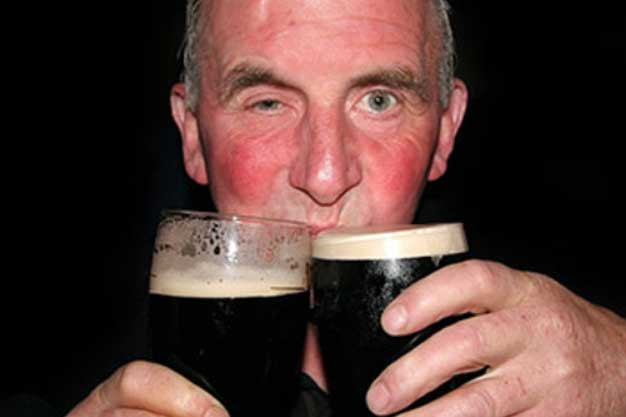 Đỏ mặt khi uống rượu bia: Đừng chủ quan vì đây là lời cảnh báo đầu tiên của căn bệnh vô cùng nguy hiểm